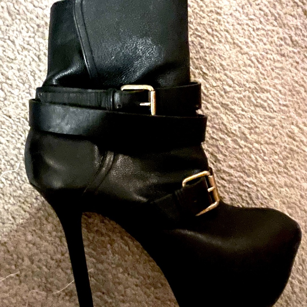 🔥RareXTC🔥. Boots Beautiful Black leather platform, stiletto FUR lined